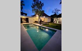 Villa Lola